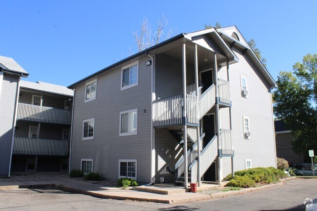 Building Photo - Lovely Condo Next to Campus