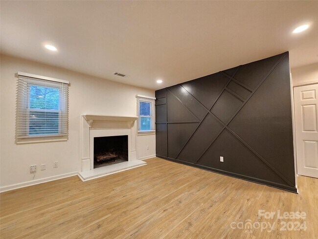 Photo - 8637 Crows Nest Ln