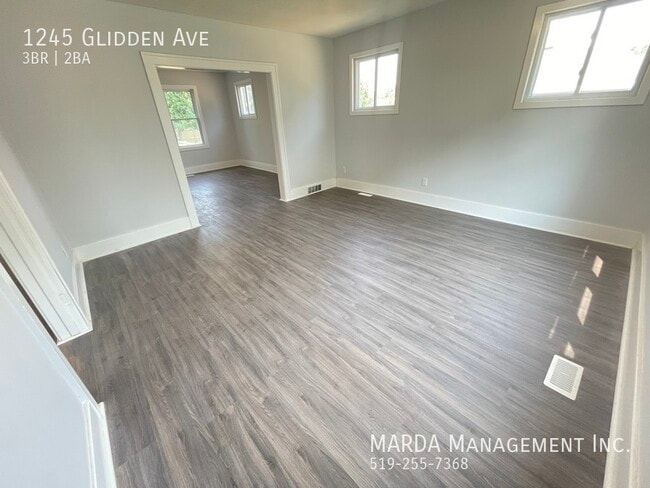 Photo - RENOVATED SPACIOUS 3BED/1.5 BATH HOUSE IN EAST WINDSOR! + UTILITIES!