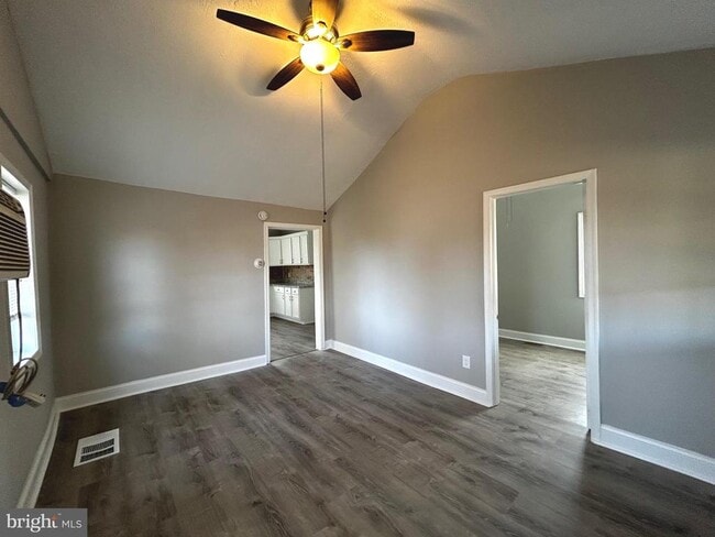 Photo - 448 Plum Alley