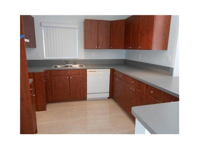 Building Photo - 1544 NW 8th Ave Rental