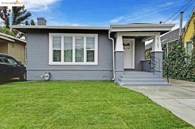 Building Photo - 8207 Iris St