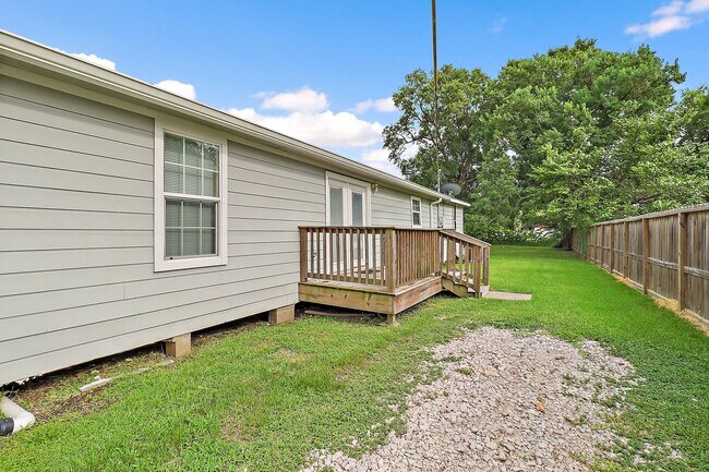 Photo - 412 Stowell St