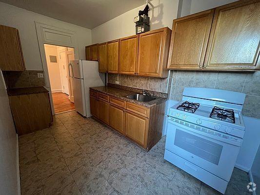 Building Photo - 2 bedroom in BRONX NY 10453 Unit 2B Rental