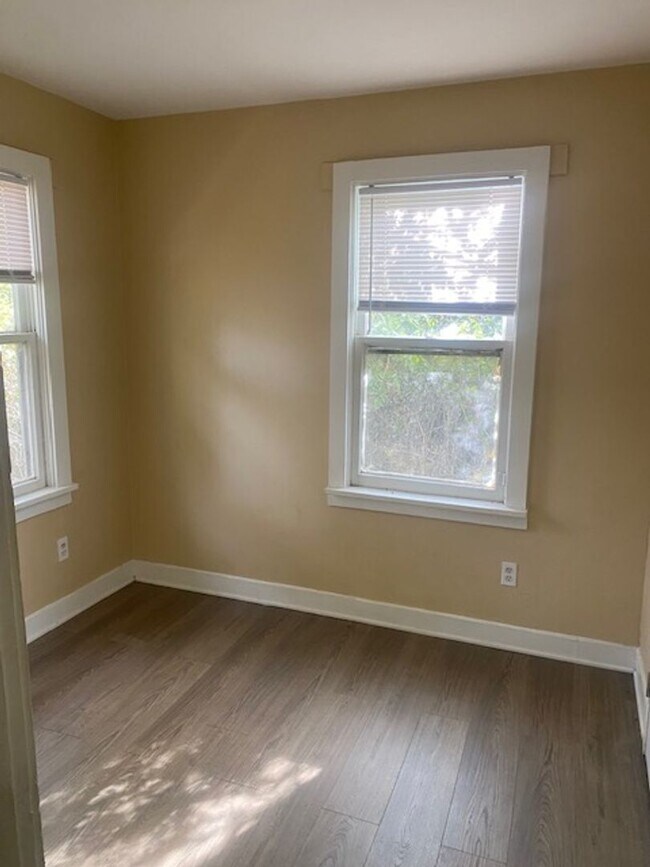 Photo - 3215 1/2 Penick B St-