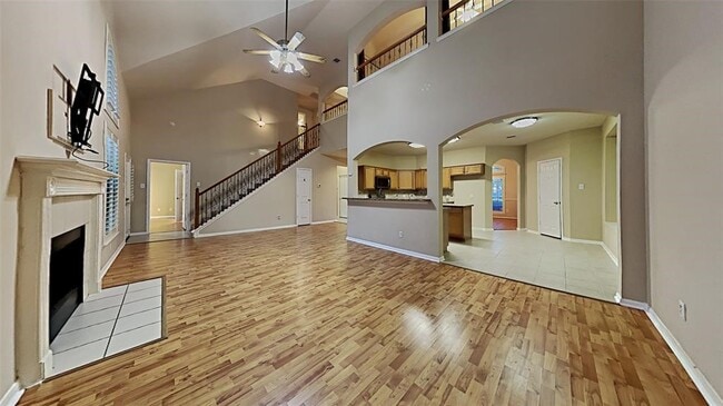 2114 Winding Hollow Dr