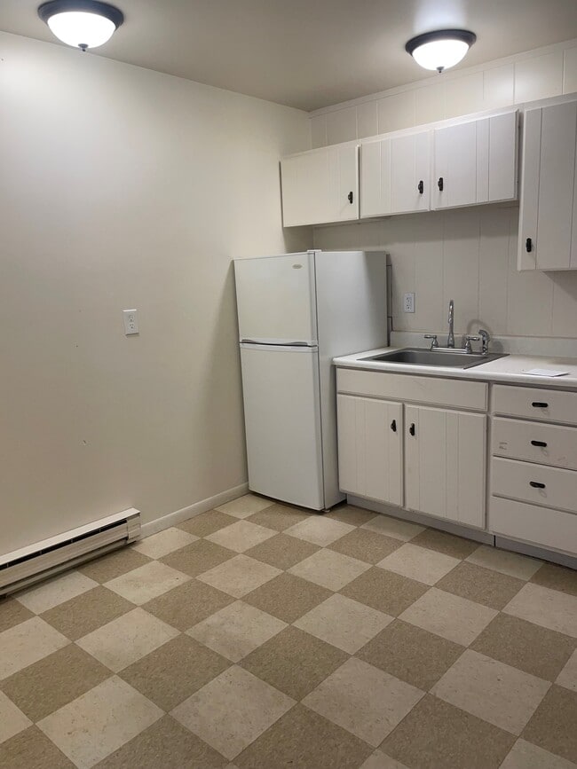 kitchen - Wright Ave Apartments