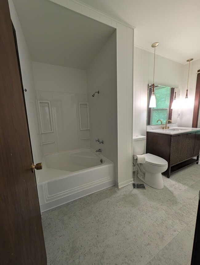 Building Photo - 15007 S Illinois St Unit 105