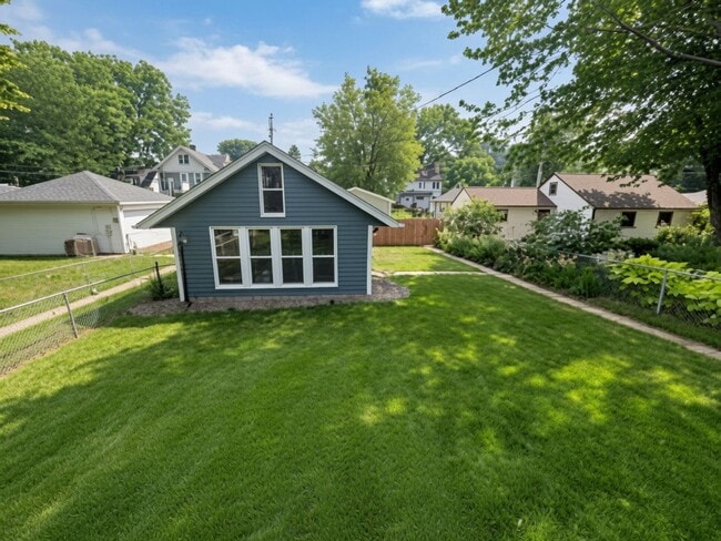 Photo - 1720 Laurel Ave