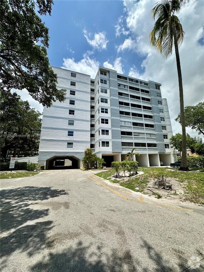 Building Photo - 3301 Spanish Moss Terrace Unit 302 Rental
