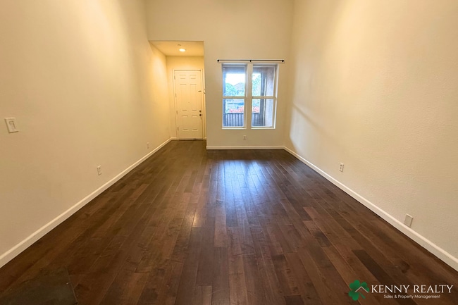 Photo - Townhome in the Peninsula's Most Walkable Neighborhood