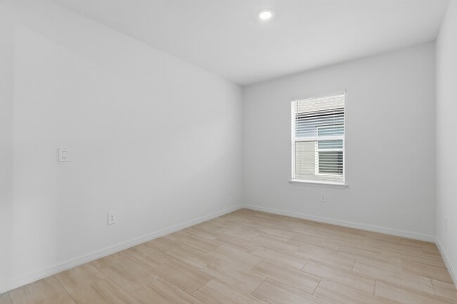 Photo - 8818 Gulf Shr Ter