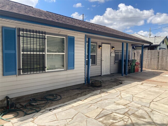 Photo - 1339 Idylwild St