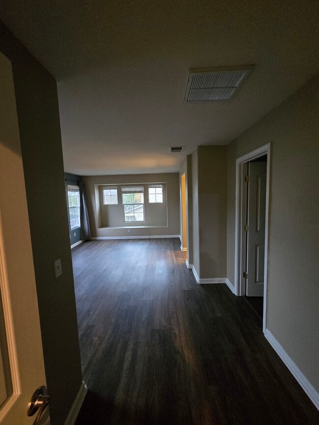 Building Photo - 2761 Whitney Dr