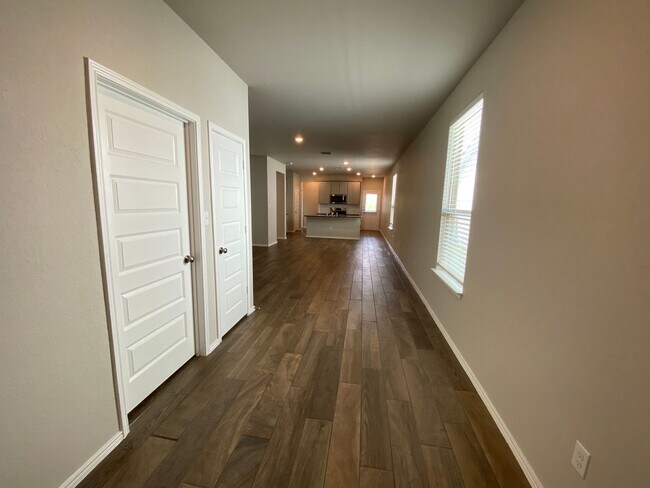 Photo - Fabulous 4/2 single story conveniently loc...
