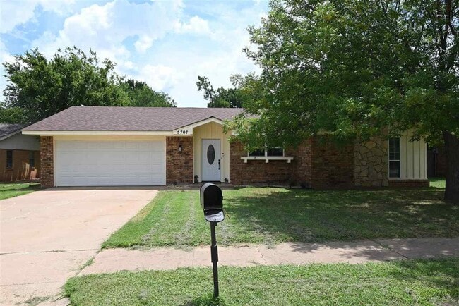 Building Photo - 5707 Hooper Dr Rental