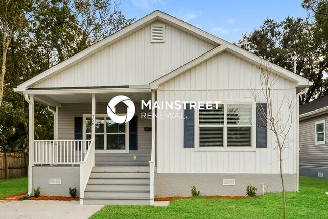 Building Photo - 4 Bedroom Pet-Friendly Home in Orlando, FL with Main Street Renewal