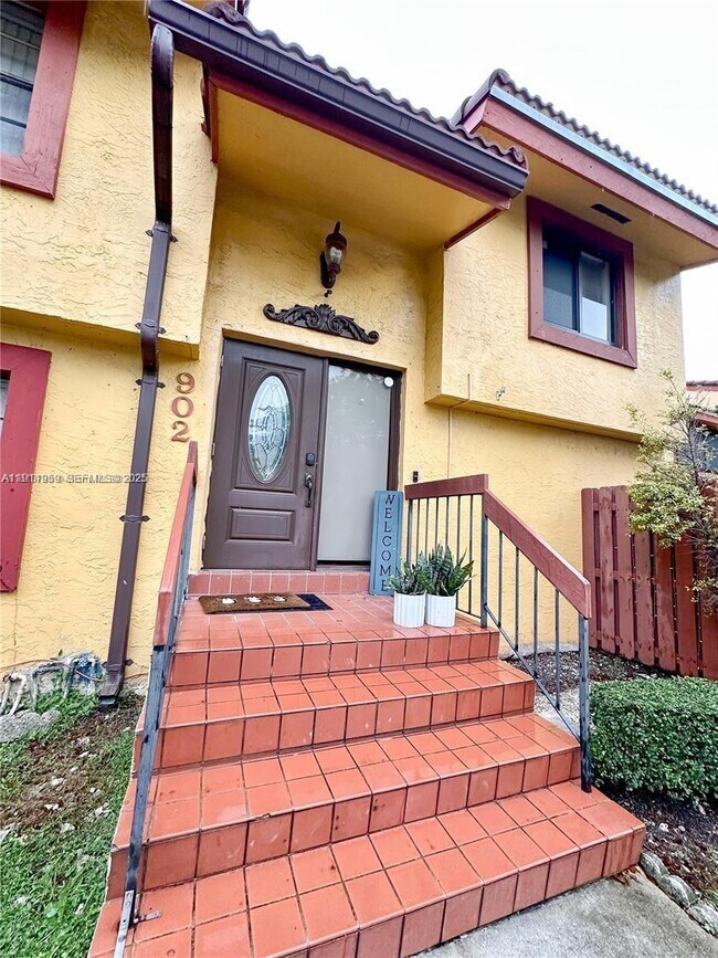 Building Photo - 5975 SW 137th Ave