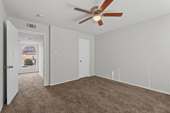 Photo - 6024 Westridge Ln