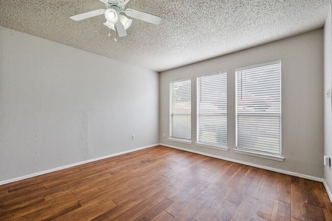 Photo - 614 Lillard Rd Unidad B