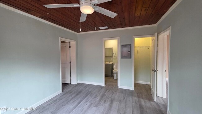 Photo - 6409 Ridgewood Ave