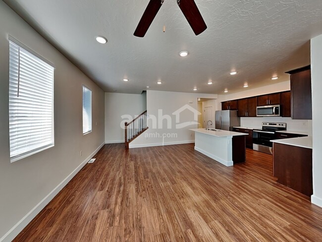 Photo - 6776 Silver Creek Dr