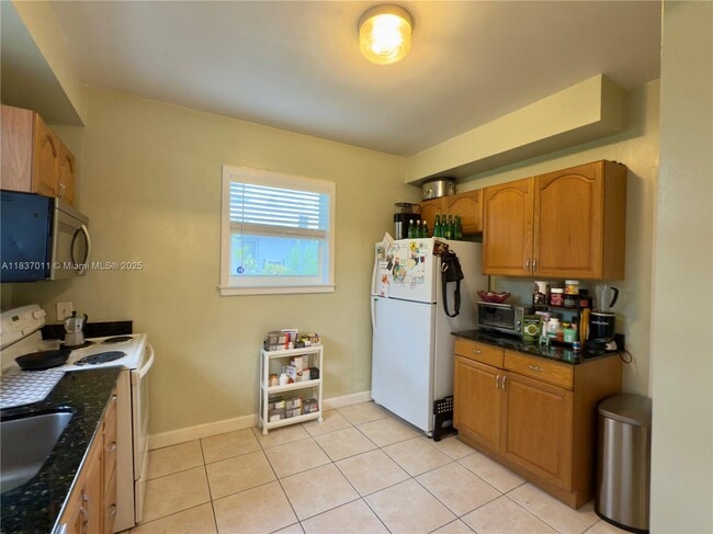 Photo - 16 Malaga Ave