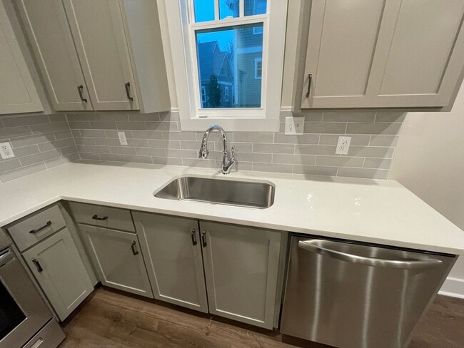 Photo - 3BD/3BA in Savannah Square!