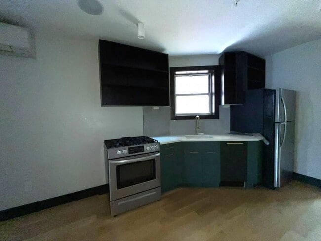 Building Photo - 42 Van Wagenen Ave Unit 3R