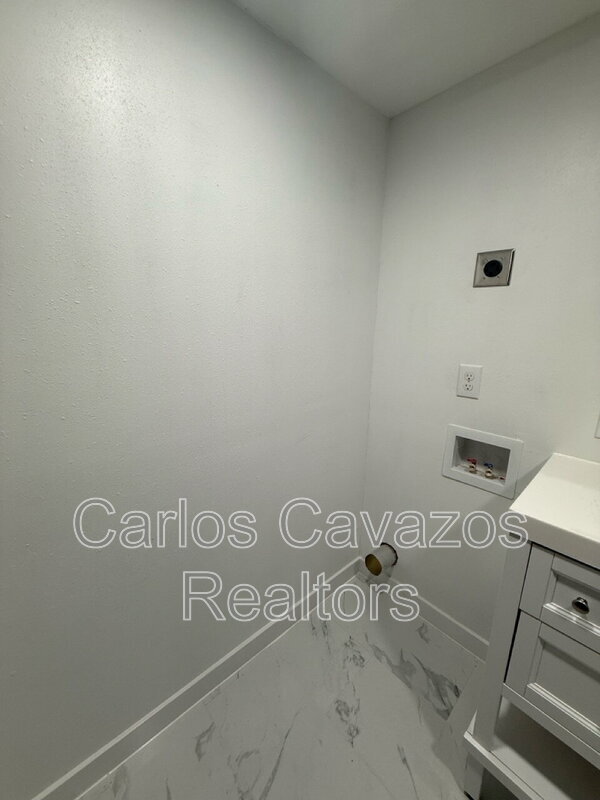 Photo - 4610 Victor St Unit 5