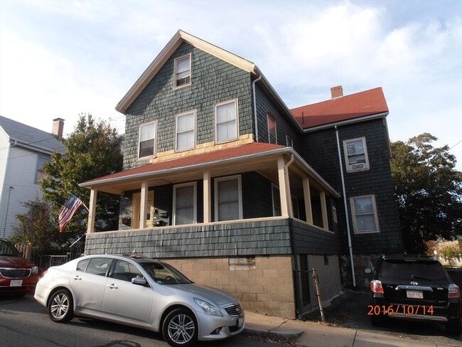 Building Photo - 6 Rowley St Unit 1R