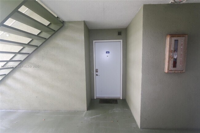 Photo - 10755 SW 108th Ave Unidad 105