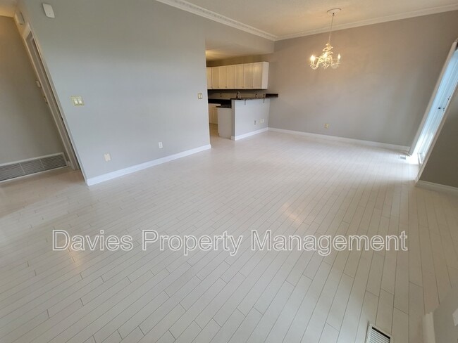 Photo - 1179 Summerside Dr SW