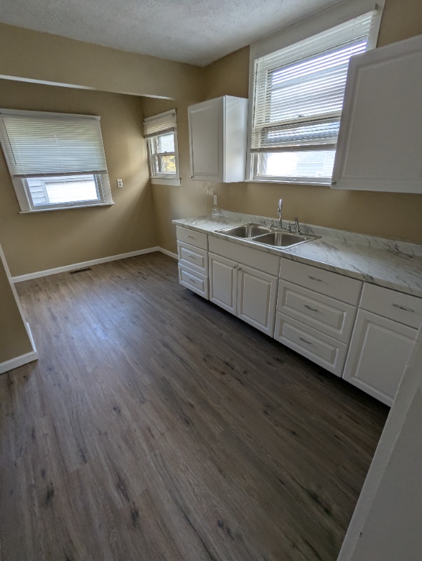 Photo - 617 Dewey Ave