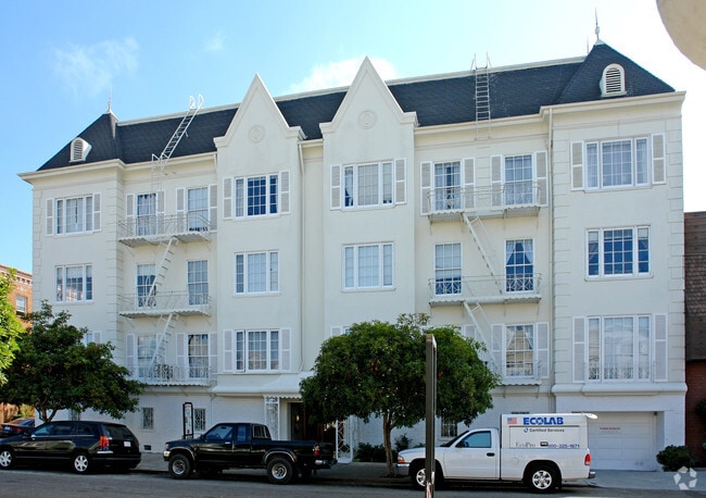 Photo - Marina Pierce Apartments