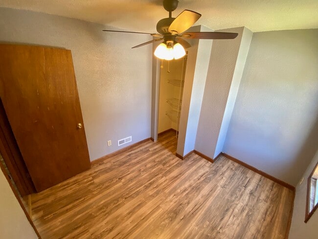 Photo - 528 6th St S