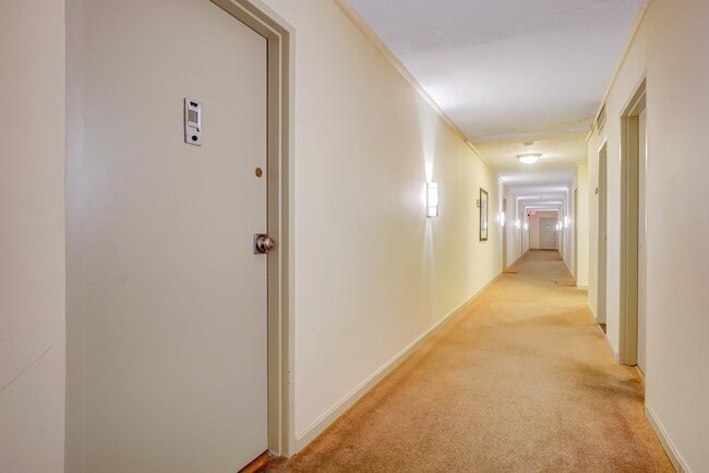Photo - 7400 Lakeview Dr
