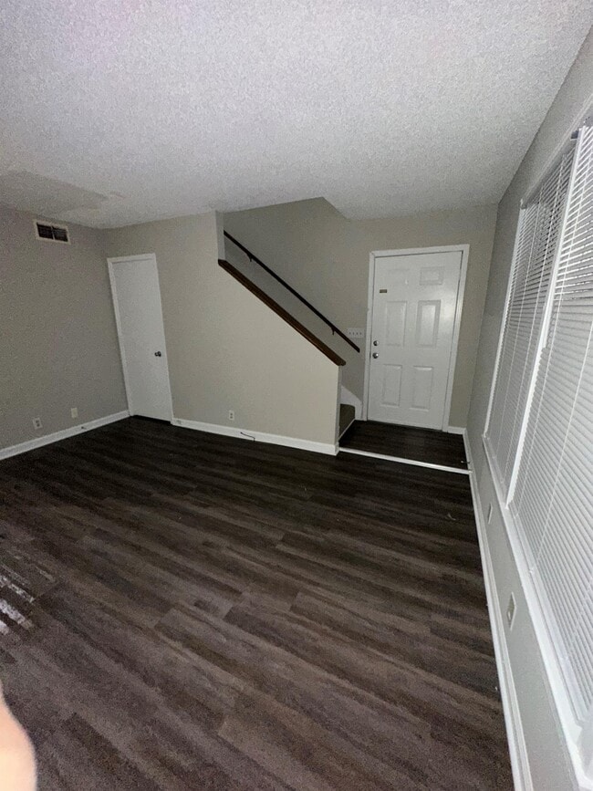 Photo - 748 Holder Dr