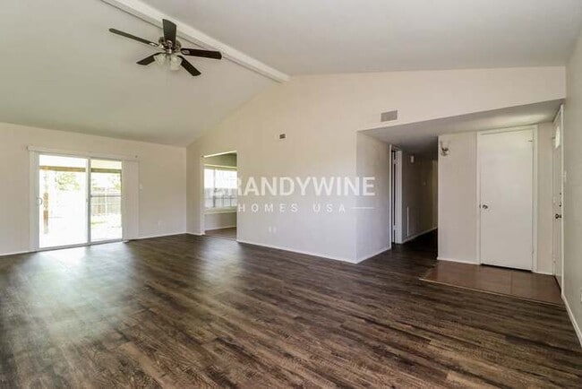 Photo - 802 Edgemont Dr