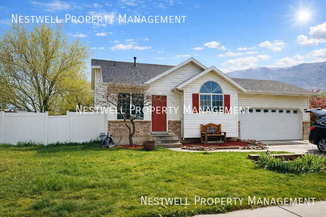 Building Photo - 1006 W 550 N St