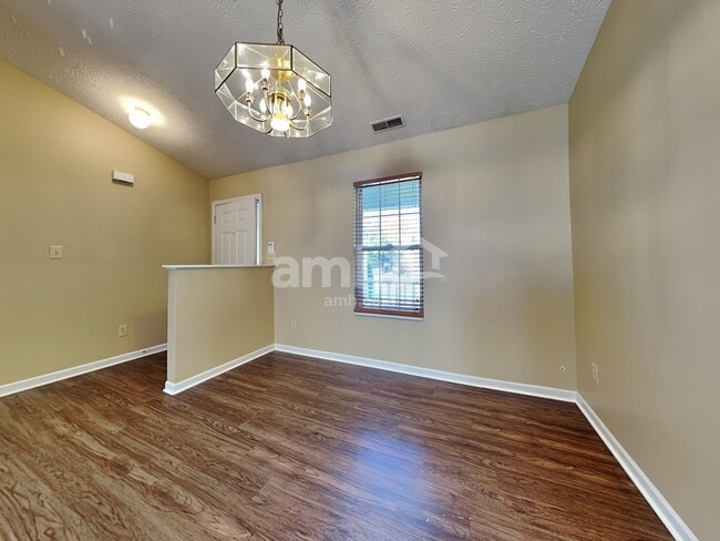 Photo - 8749 Trumpeter Dr