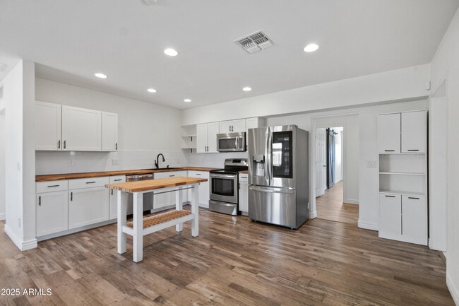 Photo - 1729 W Fairmount Ave