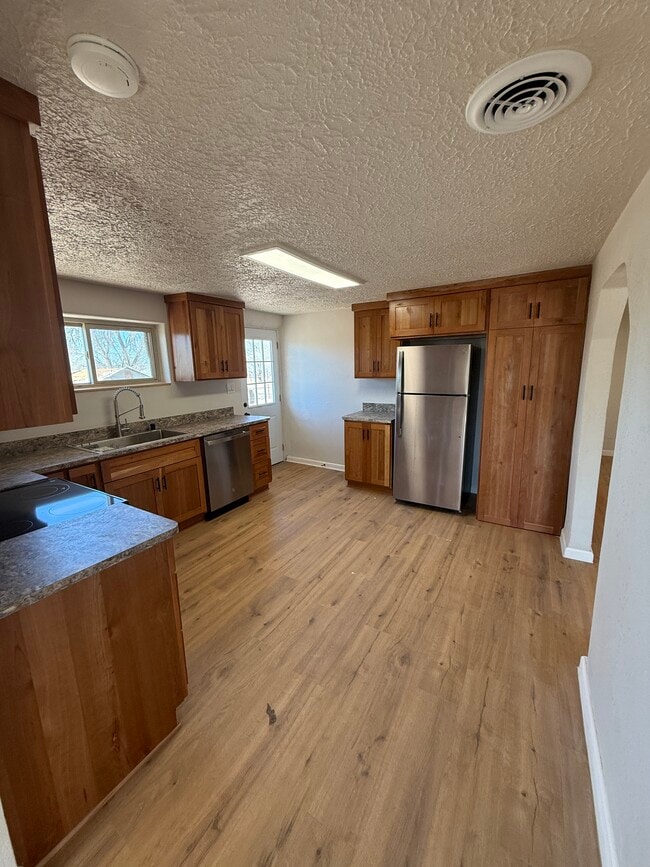 Building Photo - 37 La Ladera Rd