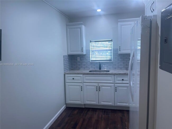 Photo - 554 NE 74th St