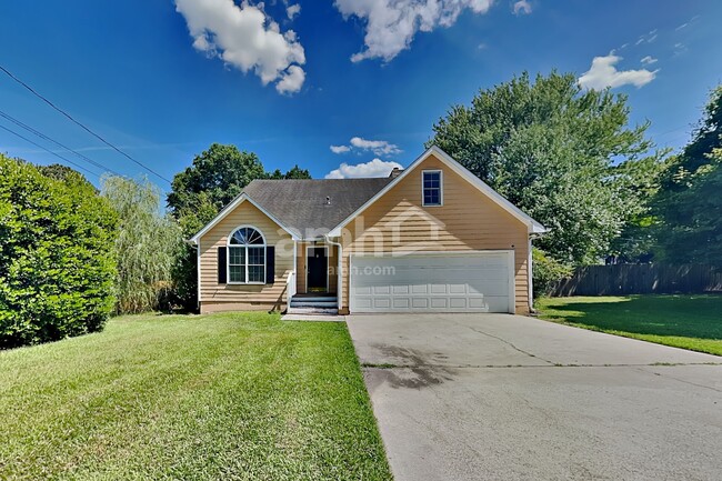 Building Photo - 1300 Summit Point Ln