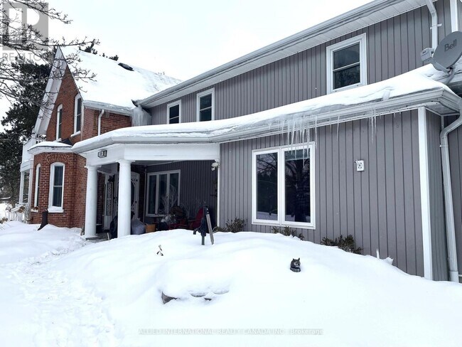 Photo - 150 Tamblyn Rd