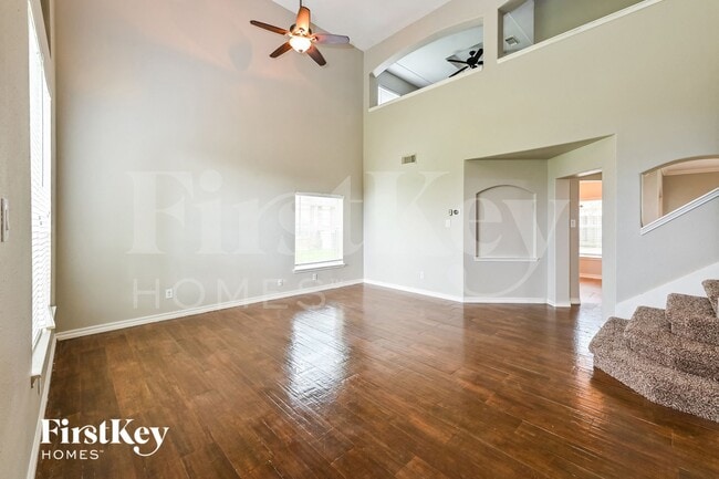 Photo - 8008 Blue Jay St