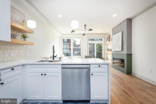 Photo - 3116 Clifford St