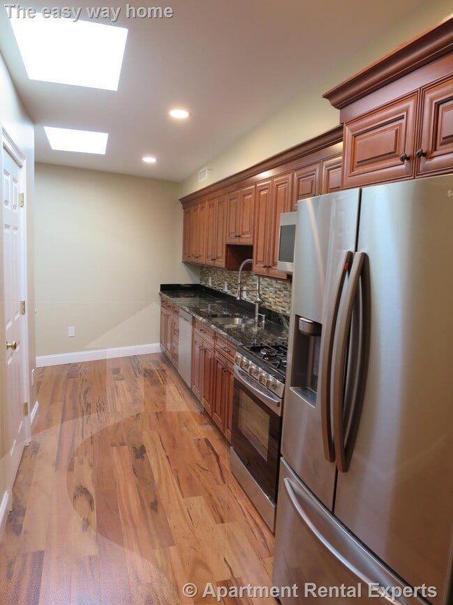 Photo - 136 Inman St