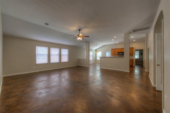 Photo - 290 Middle Creek Dr